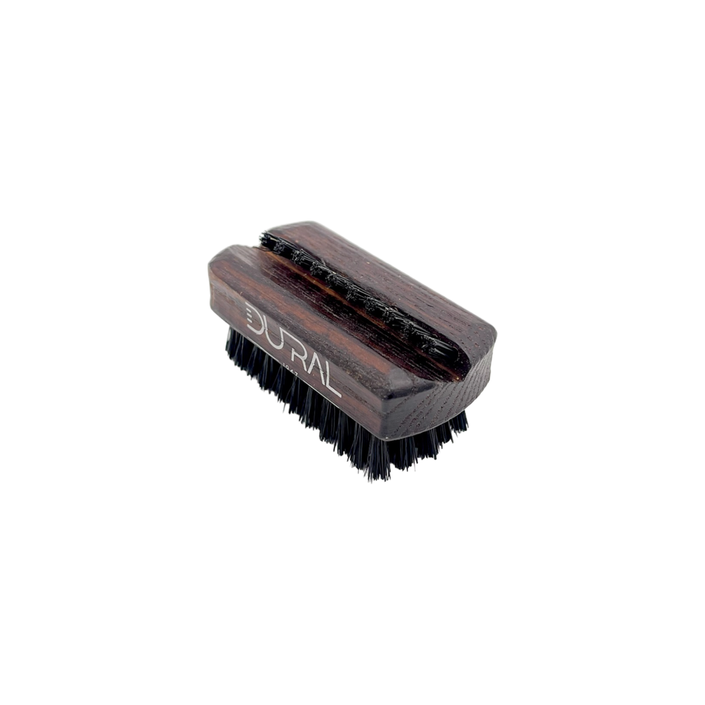 Dural Thermo Eschenholz Reise-Nagelbürste mit schwarzen Naturborsten 58 mm