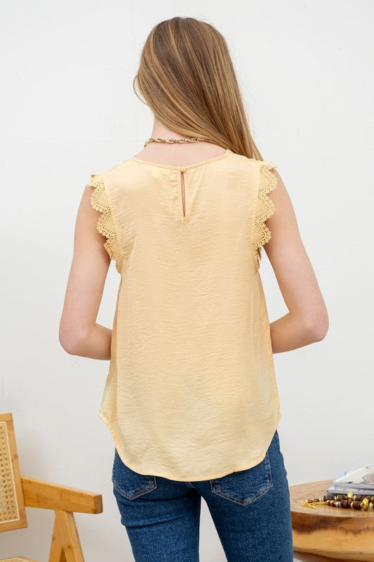 Round Neck Sleeveless Lace Trim Blouse