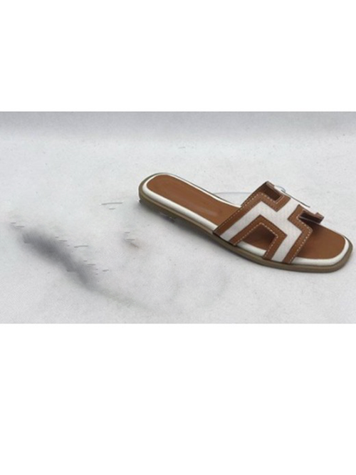 Arias Flat Sandal - White