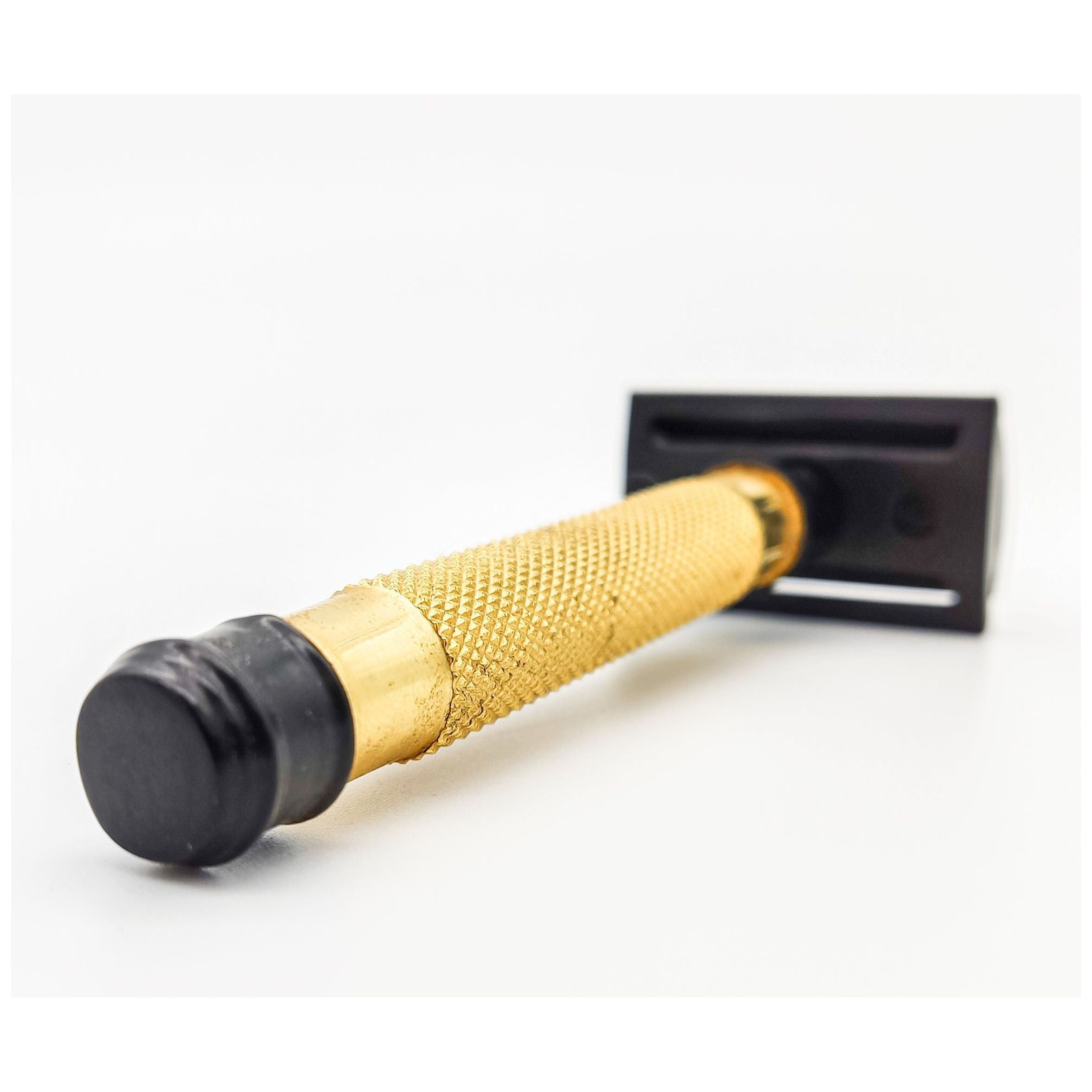 Dural Heavy Stroud Kopf Doppelkanten-Sicherheitsrasierer Golden/Schwarz + Etui