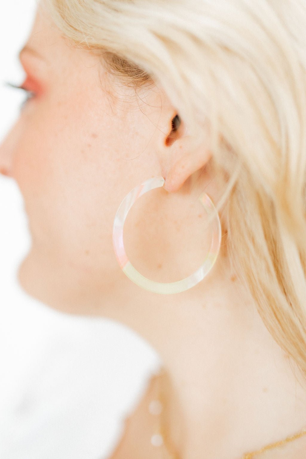 Holly Medium Hoop Earrings - Neon Punch